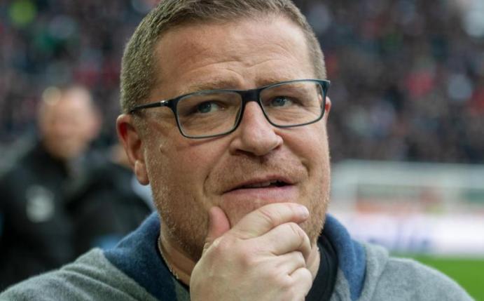 Mönchengladbachs Sportdirektor Max Eberl kann sich vorstellen, dass die Clubs die Kadergrößen beschränken. Foto: Stefan Puchner/dpa