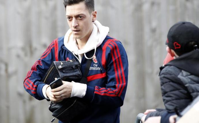 Spielt derzeit beim FC Arsenal keine große Rolle: Mesut Özil. Foto: Martin Rickett/PA Wire/dpa