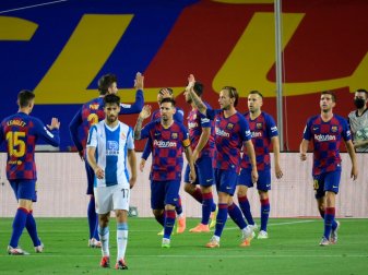 Barca gewinnt Stadtderby