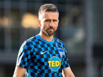 Steht bei Hertha BSC vor einer ungewissen Zukunft: Kapitän Vedad Ibisevic. Foto: Tom Weller/dpa