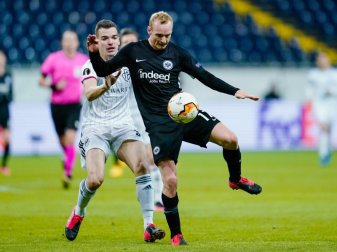 Ein 0:3 muss Sebastian Rode mit Eintracht Frankfurt gegen den FC Basel aufholen. Foto: Uwe Anspach/dpa Ein 0:3 muss Sebastian Rode mit Eintracht Frankfurt gegen den FC Basel aufholen. Foto: Uwe Anspach/dpa