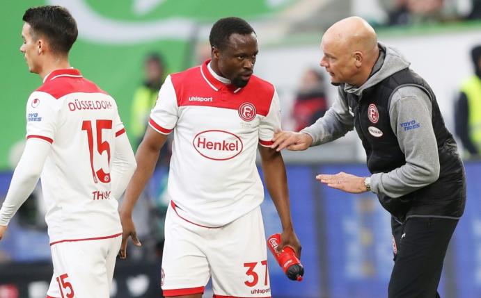 Tekpetey (m.) will nicht mehr unter Rösler (r.) spielen