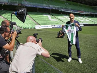 Arjen Robben bei seiner Vorstellung in Groningen. Foto: OLAF KRAAK/ANP/dpa