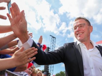 Können die Milan-Tifosi bald Ralf Rangnick begrüßen?. Foto: Jan Woitas/zb/dpa Können die Milan-Tifosi bald Ralf Rangnick begrüßen?. Foto: Jan Woitas/zb/dpa