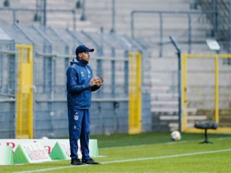 Hat die Bayern-Reserve als Trainer zur Meisterschaft in der 3. Liga geführt: Trainer Sebastian Hoeneß. Foto: Uwe Anspach/dpa