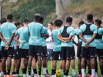 Niko Kovac leitet als neuer Trainer der AS Monaco die erste Trainingseinheit. Foto: Franckie Tourdre/asmonaco/dpa