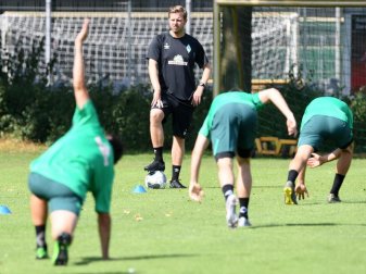 Weder-Trainer Florian Kohfeldt startet in Bremen am 3. August die Saisonvorbereitung. Foto: Carmen Jaspersen/dpa Weder-Trainer Florian Kohfeldt startet in Bremen am 3. August die Saisonvorbereitung. Foto: Carmen Jaspersen/dpa