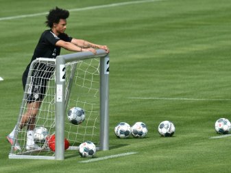 Leroy Sane ist über Charakter-Diskussion "verwundert" Leroy Sane ist über Charakter-Diskussion "verwundert"