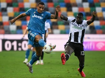 Keine Meisterfeier: Juve unterliegt bei Udinese Calcio Keine Meisterfeier: Juve unterliegt bei Udinese Calcio