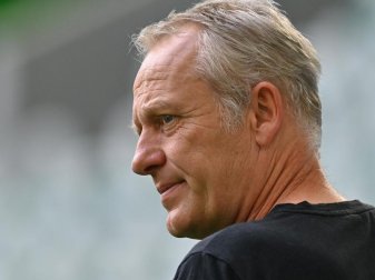 Bricht eine Lanze für die 50+1-Regel: Freiburg-Coach Christian Streich. Foto: Sascha Steinbach/epa Pool/dpa Bricht eine Lanze für die 50+1-Regel: Freiburg-Coach Christian Streich. Foto: Sascha Steinbach/epa Pool/dpa