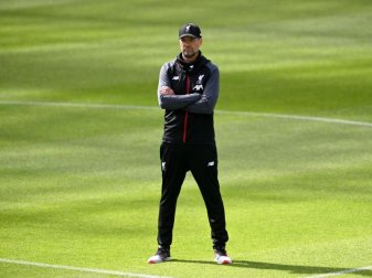 Jürgen Klopp hat den FC Liverpool in der abgelaufenen Saison zum ersten Meistertitel seit 30 Jahren geführt. Foto: Laurence Griffiths/PA Wire/dpa Jürgen Klopp hat den FC Liverpool in der abgelaufenen Saison zum ersten Meistertitel seit 30 Jahren geführt. Foto: Laurence Griffiths/PA Wire/dpa