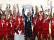 Holte sich zum achten Mal nacheinander die Meisterschaft in der Bundesliga: FC Bayern München. Foto: Kai Pfaffenbach/Reuters-Pool/dpa
