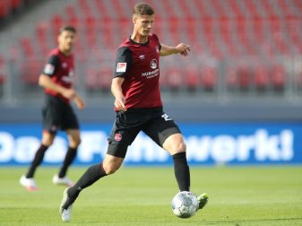Wechselt angeblich von Nürnberg an die Weser zu Werder Bremen: Patrick Erras. Foto: Daniel Karmann/dpa Wechselt angeblich von Nürnberg an die Weser zu Werder Bremen: Patrick Erras. Foto: Daniel Karmann/dpa