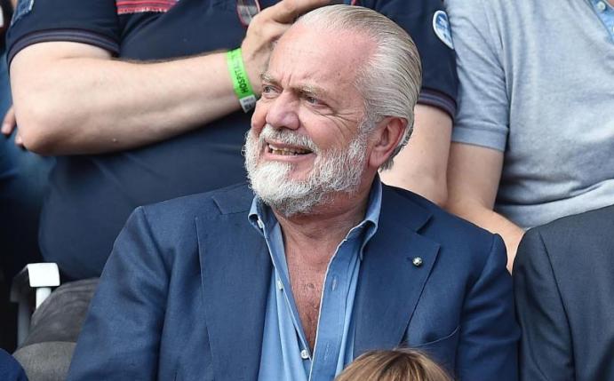 Neapels Vereinspräsident Aurelio De Laurentiis sträubt sich gegen das Spiel in Barcelona. Foto: Alessandro Di Marco/ANSA/AP/dpa