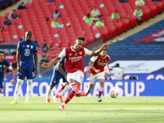 Pierre-Emerick Aubameyang (M) hatte den FC Arsenal zum FA-Cup-Sieg geschossen. Foto: Catherine Ivill/PA Wire/dpa Pierre-Emerick Aubameyang (M) hatte den FC Arsenal zum FA-Cup-Sieg geschossen. Foto: Catherine Ivill/PA Wire/dpa