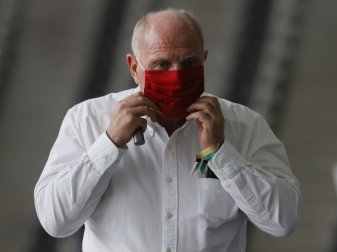 Ist offen für die Abschaffung der 50+1-Regel: Ex-Bayern-Präsident Uli Hoeneß. Foto: Ronald Wittek/epa/Pool/dpa Ist offen für die Abschaffung der 50+1-Regel: Ex-Bayern-Präsident Uli Hoeneß. Foto: Ronald Wittek/epa/Pool/dpa