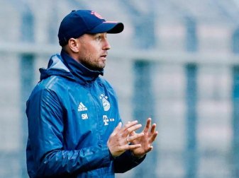 Nimmt seine Arbeit bei 1899 Hoffenheim auf: Trainer Sebastian Hoeneß. Foto: Uwe Anspach/dpa Nimmt seine Arbeit bei 1899 Hoffenheim auf: Trainer Sebastian Hoeneß. Foto: Uwe Anspach/dpa