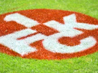 Beim 1. FC Kaiserslautern ist der Aufsichtsratsvorsitzende Jörg E. Wilhelm zurückgetreten. Foto: Uwe Anspach/dpa/Symbolbild Beim 1. FC Kaiserslautern ist der Aufsichtsratsvorsitzende Jörg E. Wilhelm zurückgetreten. Foto: Uwe Anspach/dpa/Symbolbild