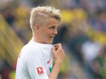 Wurde positiv auf das Coronavirus getestet: Felix Götze vom FC Augsburg. Foto: Bernd Thissen/dpa