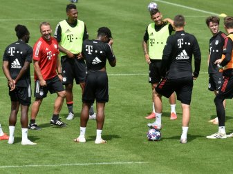 Beide Profis nahmen am Montag an der ersten Einheit teil Beide Profis nahmen am Montag an der ersten Einheit teil