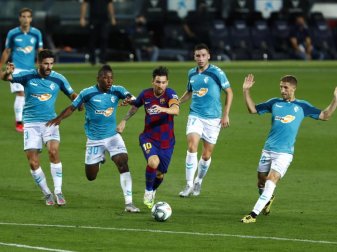 Auch im Kollektiv nicht zu bremsen: Lionel Messi (M). Foto: Joan Monfort/AP/dpa Auch im Kollektiv nicht zu bremsen: Lionel Messi (M). Foto: Joan Monfort/AP/dpa