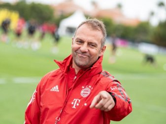 Bayern-Trainer Hansi Flick trifft am Freitag mit seinem Team auf den FC Barcelona. Foto: Matthias Balk/dpa
