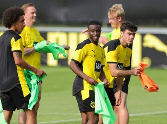 Watzke will Top-Talent Moukoko Ruhe und Zeit geben Watzke will Top-Talent Moukoko Ruhe und Zeit geben