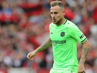 Marvin Bakalorz spielte seit Sommer 2016 für Hannover 96 Marvin Bakalorz spielte seit Sommer 2016 für Hannover 96