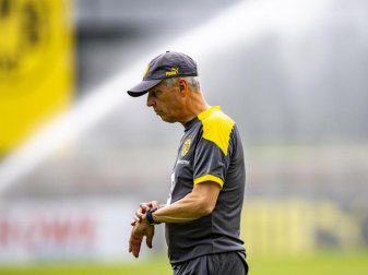 BVB-Trainer Lucien Favre hat einen «unprofessionellen» und «übertriebenen» Umgang der deutschen Medien mit ihm beklagt. Foto: David Inderlied/dpa BVB-Trainer Lucien Favre hat einen «unprofessionellen» und «übertriebenen» Umgang der deutschen Medien mit ihm beklagt. Foto: David Inderlied/dpa