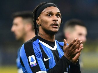 Valentino Lazaro steht vor einem Wechsel zu den Fohlen Valentino Lazaro steht vor einem Wechsel zu den Fohlen