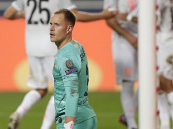 Muss sich am rechten Knie operieren lassen: Barcelonas Torhüter Marc-Andre ter Stegen. Foto: Manu Fernandez/Pool AP/dpa Muss sich am rechten Knie operieren lassen: Barcelonas Torhüter Marc-Andre ter Stegen. Foto: Manu Fernandez/Pool AP/dpa
