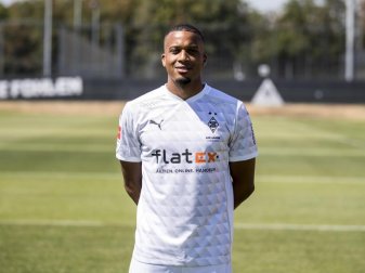 Soll bald wieder ins Lauftraining einsteigen: Alassane Plea. Foto: Christian Verheyen/Borussia Mönchengladbach/dpa