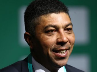 «Wir können etwas Großes erreichen und hätten das Triple verdient», sagt Elber. Foto: Christian Charisius/dpa «Wir können etwas Großes erreichen und hätten das Triple verdient», sagt Elber. Foto: Christian Charisius/dpa