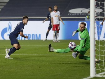 Juan Bernat von PSG erzielt den dritten Treffer seiner Mannschaft. Foto: Manu Fernandez/AP POOL/dpa Juan Bernat von PSG erzielt den dritten Treffer seiner Mannschaft. Foto: Manu Fernandez/AP POOL/dpa