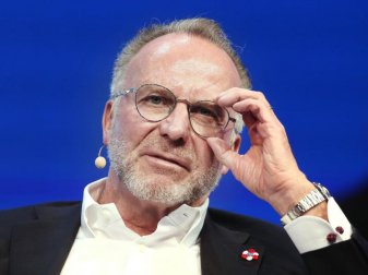 Karl-Heinz Rummenigge hat sich vehement für eine moderate Rückkehr von Fans in die Fußballstadien ausgesprochen. Foto: Roland Weihrauch/dpa Karl-Heinz Rummenigge hat sich vehement für eine moderate Rückkehr von Fans in die Fußballstadien ausgesprochen. Foto: Roland Weihrauch/dpa