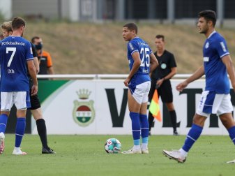 Schalke-Test findet vor Zuschauern statt Schalke-Test findet vor Zuschauern statt