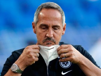 Hat noch bis 2021 einen Vertrag bei Eintracht Frankfurt: Trainer Adi Hütter. Foto: Uwe Anspach/dpa