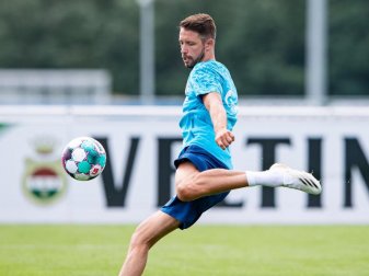 Mark Uth steht beim FC Schalke 04 unter Vertrag. Foto: Guido Kirchner/dpa Mark Uth steht beim FC Schalke 04 unter Vertrag. Foto: Guido Kirchner/dpa