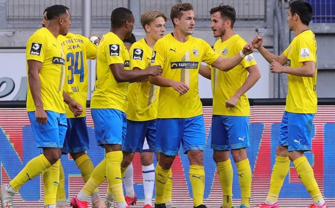 Kantersieg: Carl-Zeiss Jena bezwingt Martinroda klar 8:2