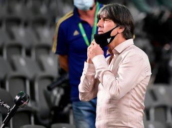 Löw lobt Flick in höchsten Tönen Löw lobt Flick in höchsten Tönen