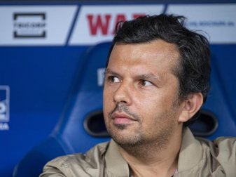 Samir Arabi, Bielefelds Geschäftsführer Sport. Foto: Guido Kirchner/dpa Samir Arabi, Bielefelds Geschäftsführer Sport. Foto: Guido Kirchner/dpa