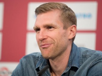 Beendet seine Expertentätigkeit beim Streamingdienst DAZN: Per Mertesacker. Foto: Julian Stratenschulte/dpa Beendet seine Expertentätigkeit beim Streamingdienst DAZN: Per Mertesacker. Foto: Julian Stratenschulte/dpa
