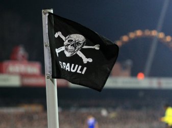 Der FC St. Pauli verpflichtet Afeez Aremu Der FC St. Pauli verpflichtet Afeez Aremu