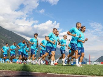 Der FC Schalke 04 ist derzeit in Österreich im Trainingslager. Foto: Tim Rehbein/dpa Der FC Schalke 04 ist derzeit in Österreich im Trainingslager. Foto: Tim Rehbein/dpa