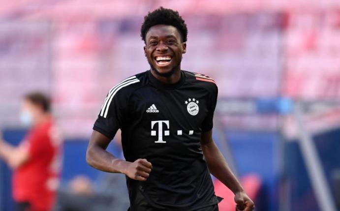 Würde gern eine Woche in seiner kanadischen Heimat verbringen: Alphonso Davies vom FC Bayern München. Foto: Michael Regan/Getty Images via UEFA/dpa