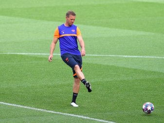 Trainer Julian Nagelsmann bat die Leipziger Spieler wieder zum Training. Foto: Julian Finney/Getty Images via UEFA/dpa Trainer Julian Nagelsmann bat die Leipziger Spieler wieder zum Training. Foto: Julian Finney/Getty Images via UEFA/dpa