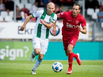 Arjen Robben (l) spielt jetzt für den FC Groningen. Foto: Cor Lasker/ANP/dpa Arjen Robben (l) spielt jetzt für den FC Groningen. Foto: Cor Lasker/ANP/dpa