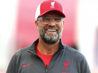 Jürgen Klopp könnte sich Lionel Messi gut beim FC Liverpool vorstellen. Foto: Matthias Schrader/AP/dpa Jürgen Klopp könnte sich Lionel Messi gut beim FC Liverpool vorstellen. Foto: Matthias Schrader/AP/dpa