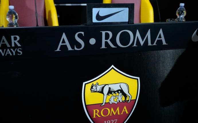 Sechs Spieler der AS Rom haben sich mit Corona infiziert