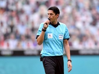 Fällt zum Bundesliga-Start aus: Schiedsrichter Deniz Aytekin. Foto: Marius Becker/dpa Fällt zum Bundesliga-Start aus: Schiedsrichter Deniz Aytekin. Foto: Marius Becker/dpa